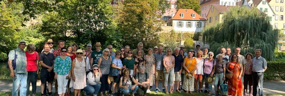 Sängerinnen und Sänger von Sing'in Zeutern in Tübingen - Gruppenfoto mit Partern